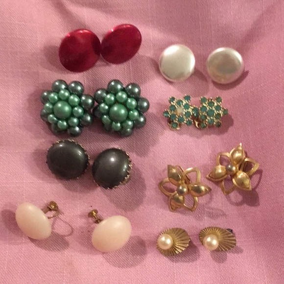 Bundle of 8 Clip on Vintage Earrings (Z) - Picture 3 of 4